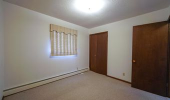 101 Hilltop Dr, Ackley, IA 50601