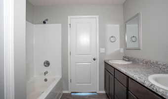 116 Pin Oak Dr, Aurora, MO 65605