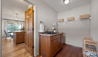 149 Country Club Ct, Anamosa, IA 52205