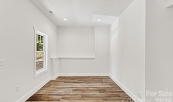 73 Rocking Porch Rd, Asheville, NC 28805