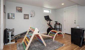 24 Southmayd St, Newport, RI 02840