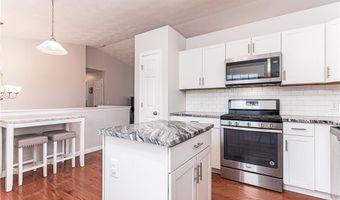 67 Remington Farm Dr, Coventry, RI 02816