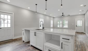 90 Live Oak St, Alvarado, TX 76009