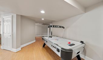 2086 Autumn Hill Dr, Ann Arbor, MI 48103