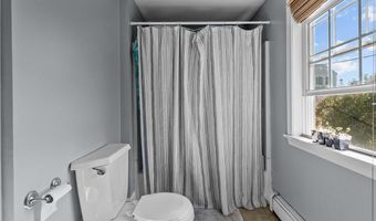12 Callender Ave 2, Newport, RI 02840