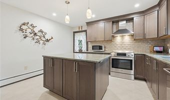 3 King St, Bristol, RI 02809
