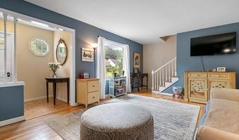470 Dexter Dr, Bridgeport, CT 06606
