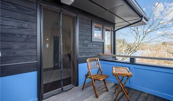 17 Jamaica Way, North Kingstown, RI 02852