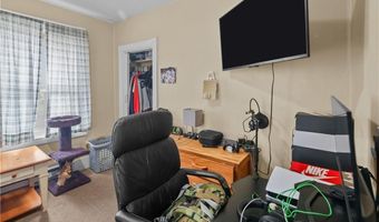 95 School St, Lincoln, RI 02865