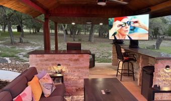 828 Shady Grv, Adkins, TX 78101