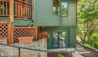 940 Pinecrest Ter, Ashland, OR 97520