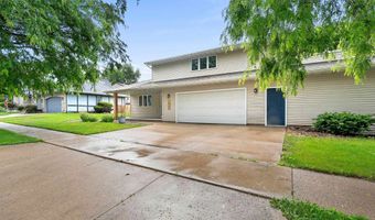 1023 W RIDGEVIEW Dr, Appleton, WI 54914