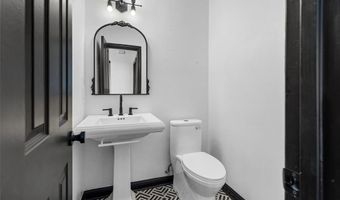 4160 Towne Green Cir, Addison, TX 75001