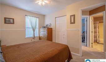 1276 Old Gate Rd, Allen, PA 18067