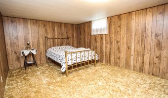 2702 NW 24th Ave, Aberdeen, SD 57401