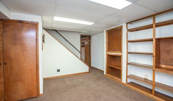 75 Lakeview Dr, Allentown, NJ 08501