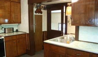 1621 10th St, Aurora, NE 68818