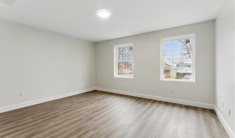 87 Dunedin St, Cranston, RI 02920