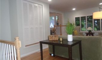 155 Lewiston St, Warwick, RI 02889