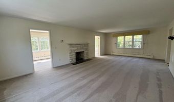4 Noonan Ln, Albany, NY 12209