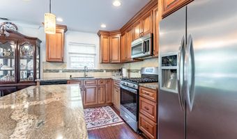 6712 HARRISON Ln, Alexandria, VA 22306