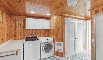 2 Oak Grove Blvd, North Providence, RI 02911