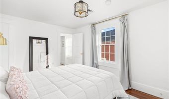 17 Old Beach Rd, Newport, RI 02840