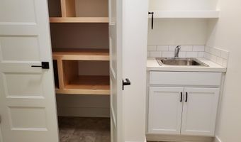 4928 N Prestwick Ave, Bel Aire, KS 67226