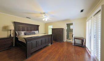 910 Pine St, Bainbridge, GA 39819