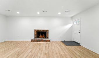 2339 N POWHATAN St, Arlington, VA 22205