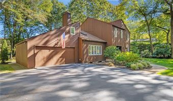 24 GREENWOOD Ln, Lincoln, RI 02865