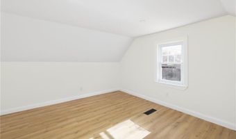 122 Elder St, Lincoln, RI 02865
