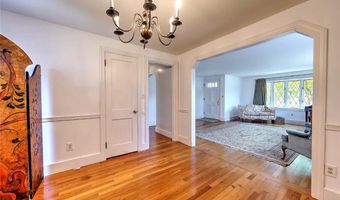 6 Woodbine St, East Providence, RI 02915