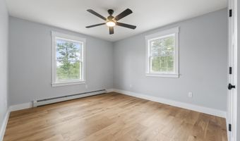 53 Woodbrey Ln, Standish, ME 04084