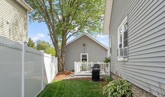 328 W Hollis St, Nashua, NH 03060