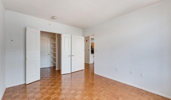 7111 WOODMONT Ave 608, Bethesda, MD 20815