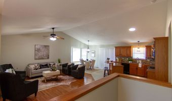 707 S Hedgewood Cir, Andover, KS 67002