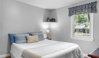 190 Brookhaven Rd, North Kingstown, RI 02852
