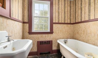 3225 Diamond Hill Rd, Cumberland, RI 02864