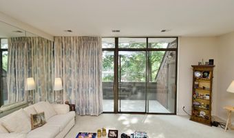 2222 S QUINCY St 1, Arlington, VA 22204