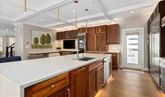 2863 11TH St N, Arlington, VA 22201