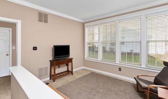 16 Heritage Dr, Allentown, NJ 08501