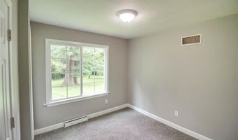 3531 Hoover Dr, Alton, IL 62002