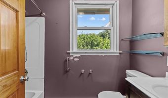 5 Lea Dr, Bristol, RI 02809
