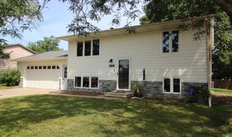 208 E Marialane Dr, Brandon, SD 57005