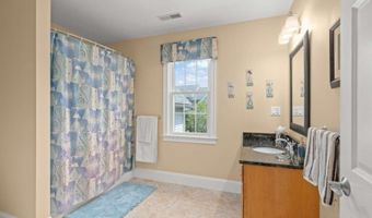 4 Caileigh Ct 4, Andover, MA 01810