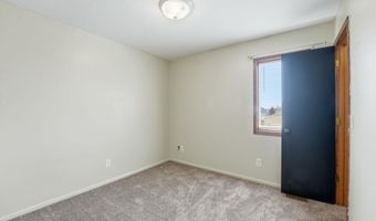 302 Willard Dr, Auburn, IN 46706