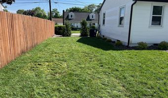 55 Brookfield Dr, Cranston, RI 02920