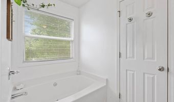 824 Port W Dr, Auburn, GA 30011