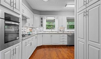 215 E 18th St, Bartlesville, OK 74003